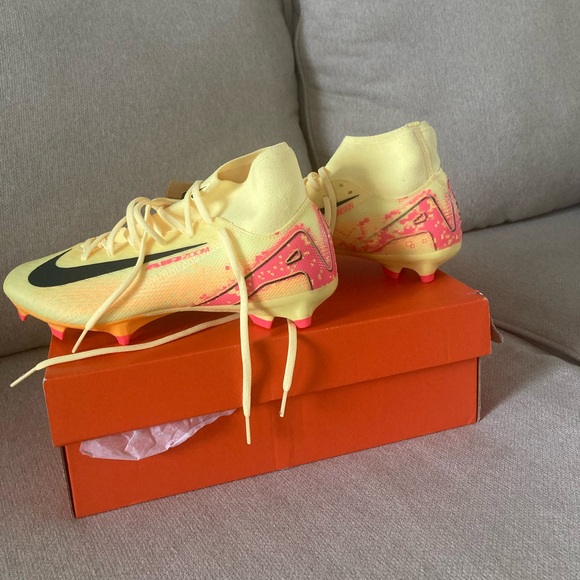 Nike Yellow and Red Soccer Cleats - Picture 3 of 7